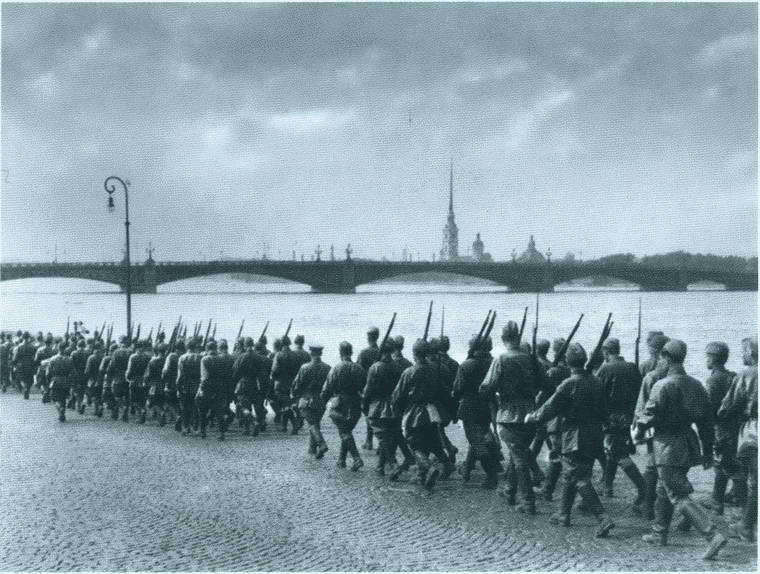 Повседневная жизнь блокадного Ленинграда - i_010.jpg