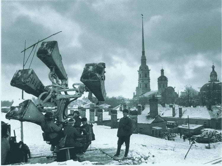 Повседневная жизнь блокадного Ленинграда - i_013.jpg