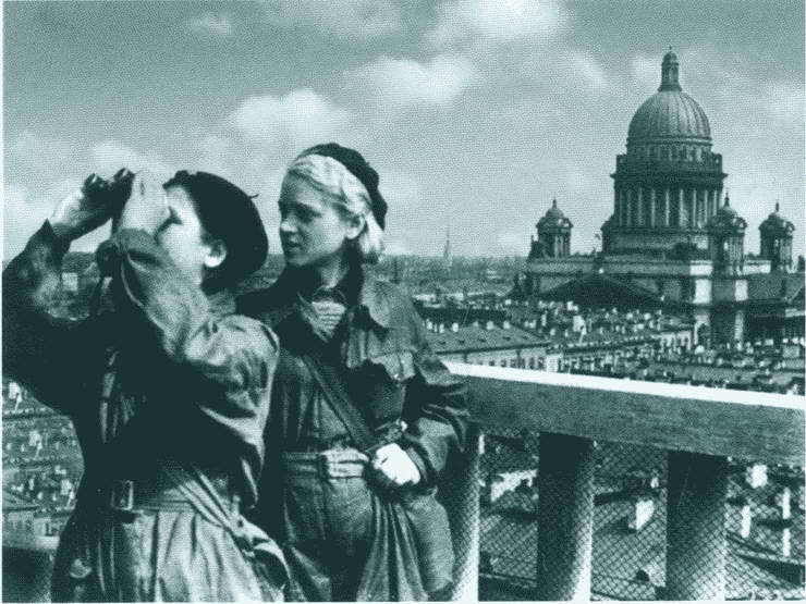 Повседневная жизнь блокадного Ленинграда - i_015.jpg