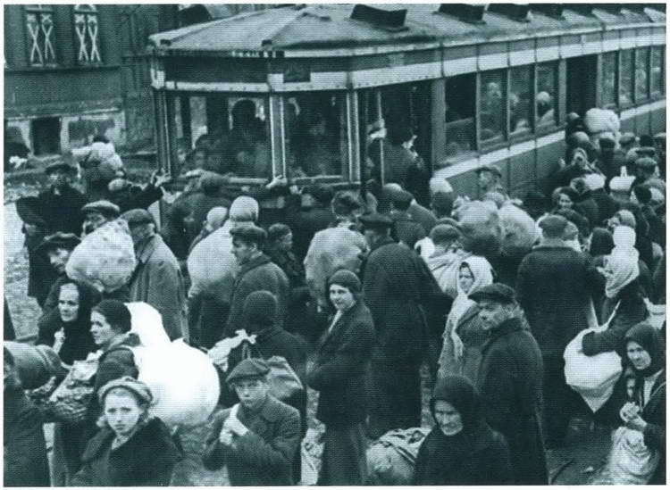 Повседневная жизнь блокадного Ленинграда - i_051.jpg
