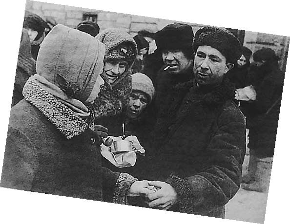 Школа жизни. Воспоминания детей блокадного Ленинграда - i_099.jpg