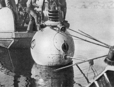 Глубина 11 тысяч метров. Солнце под водой - i_010.jpg
