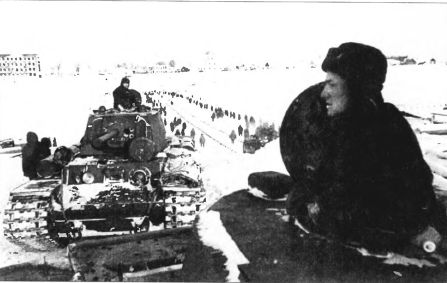 Тяжёлый танк КВ в бою - _121.jpg