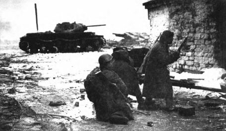 Тяжёлый танк КВ в бою - _251.jpg