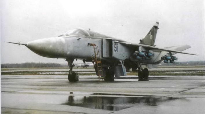 Энциклопедия современной военной авиации 1945 – 2002 ч 3 Фотоколлекция - pic_28.jpg