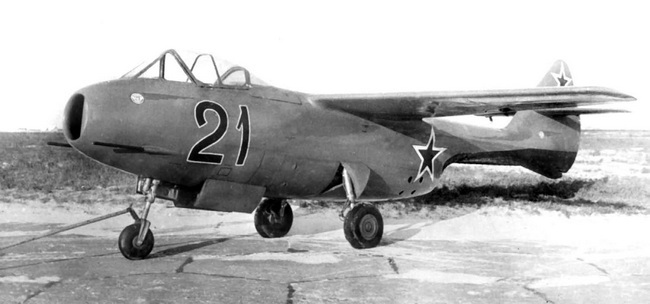 Реактивные первенцы СССР – МиГ-9, Як-15, Су-9, Ла-150, Ту-12, Ил-22 - i_078.jpg