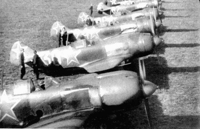 Истребитель Ла-5. Сломавший хребет Люфтваффе - i_078.jpg