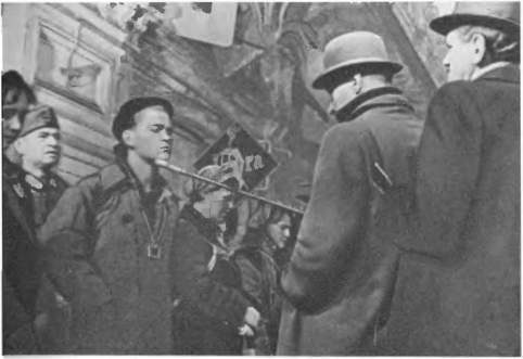 Всеобщая история кино. Том 6 (Кино в период войны 1939-1945) - i_039.jpg